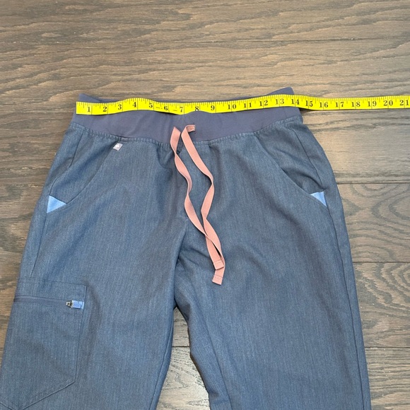 FIGS Woman’s Zamora Jogger Scrub Pants Gray Size Small - Picture 4 of 8